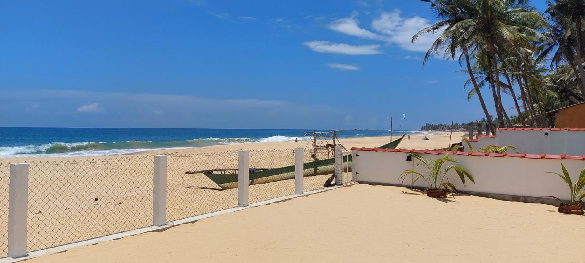 Tropical Beach House Hikkaduwa Exterior photo