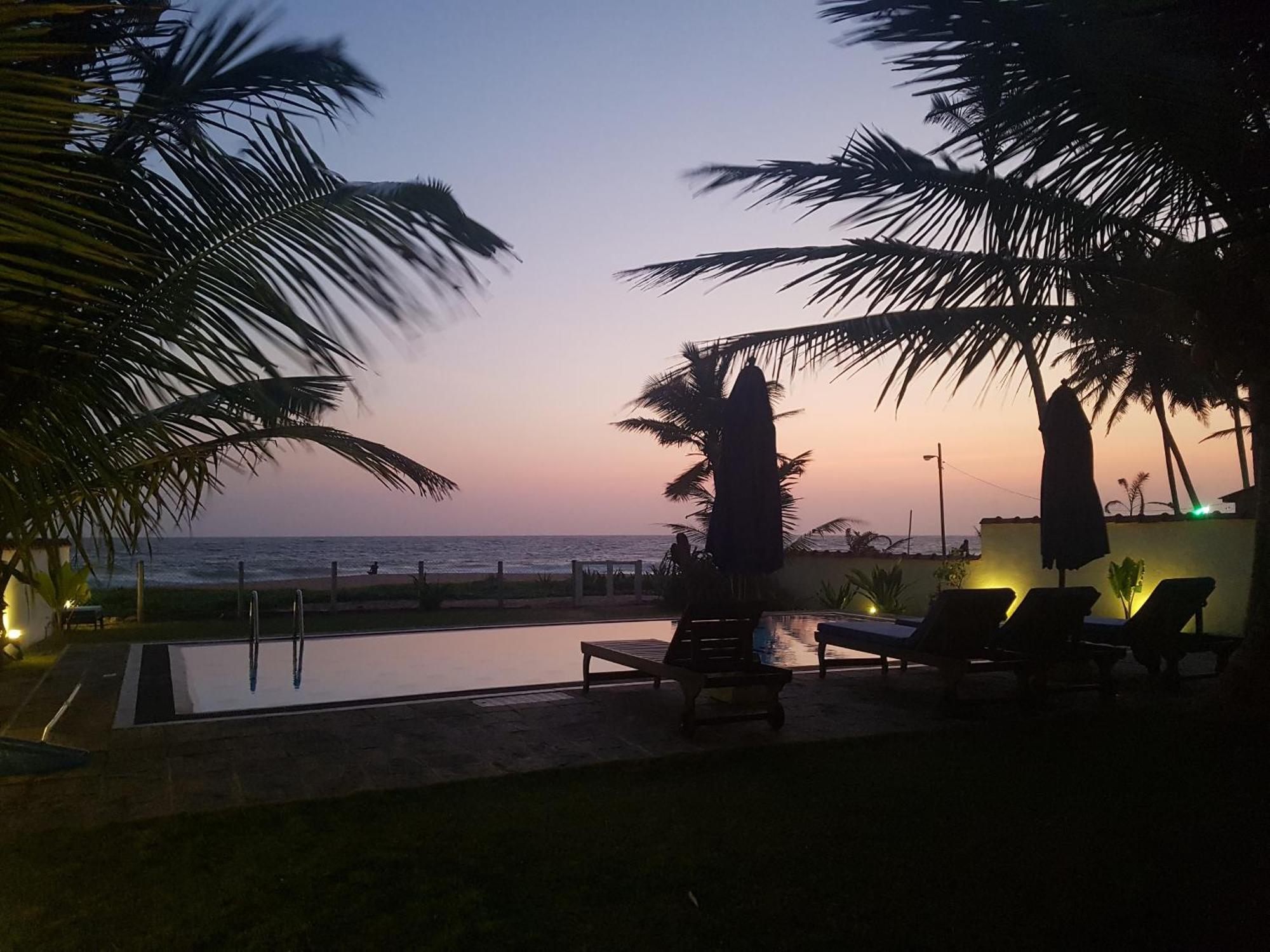 Tropical Beach House Hikkaduwa Exterior photo