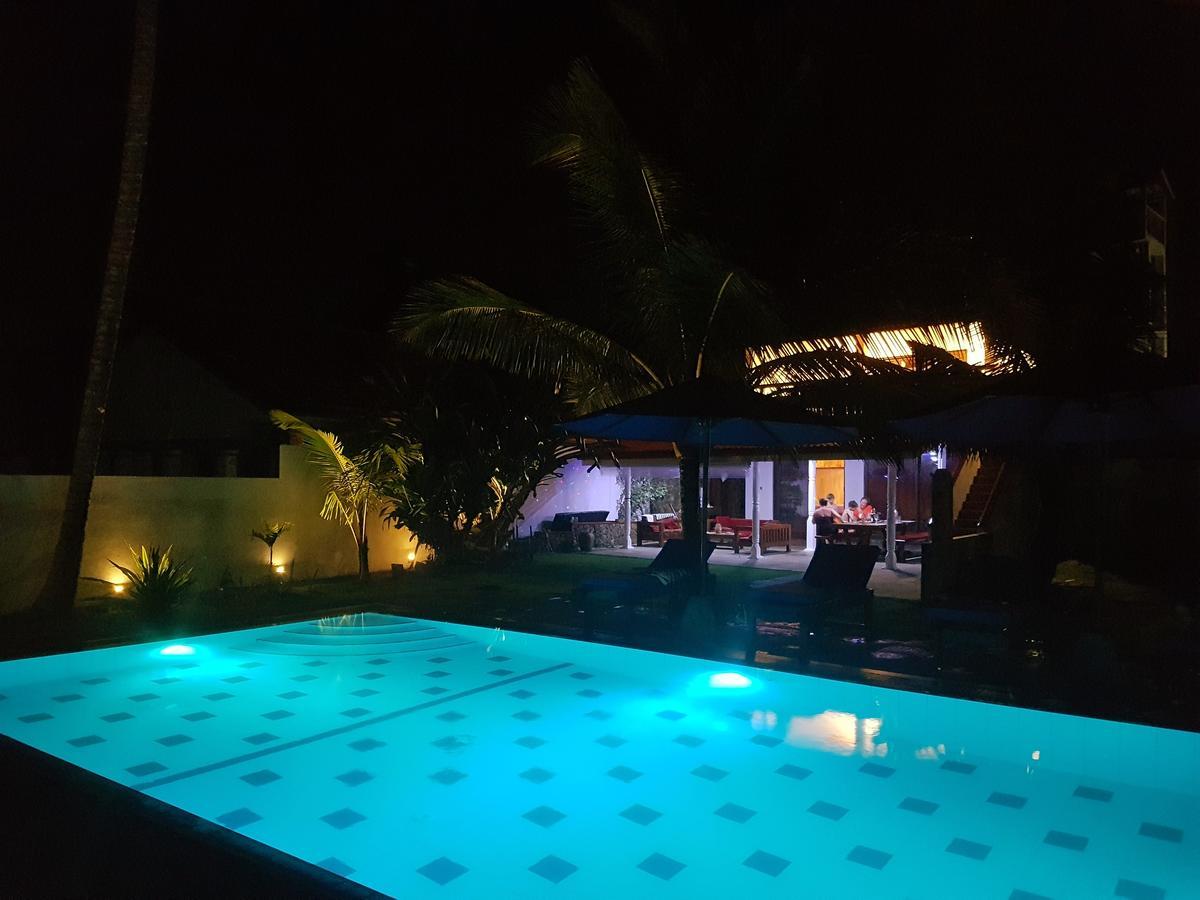 Tropical Beach House Hikkaduwa Exterior photo