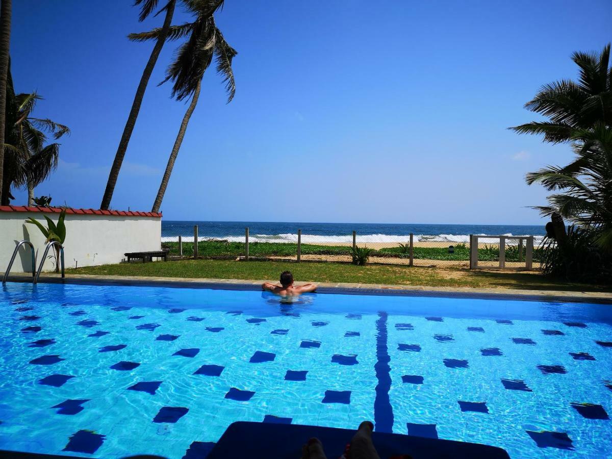Tropical Beach House Hikkaduwa Exterior photo