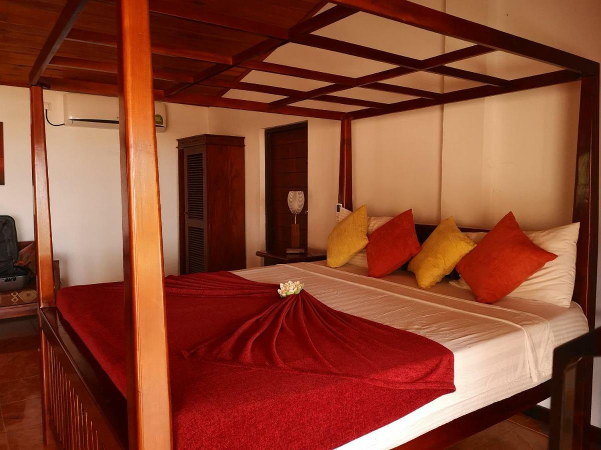 Tropical Beach House Hikkaduwa Exterior photo
